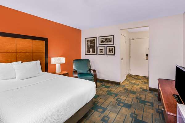  - La Quinta Inn & Suites Meridian - I-20 & I-59, Exit 153