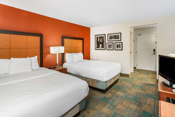  - La Quinta Inn & Suites Meridian - I-20 & I-59, Exit 153
