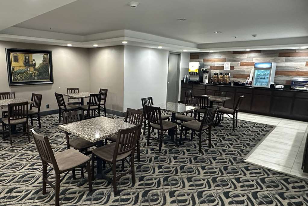 LA QUINTA INN CINCINNATI NORTH-guestroom-Guest Room,Guest Room Amenity,On-Site.jpg