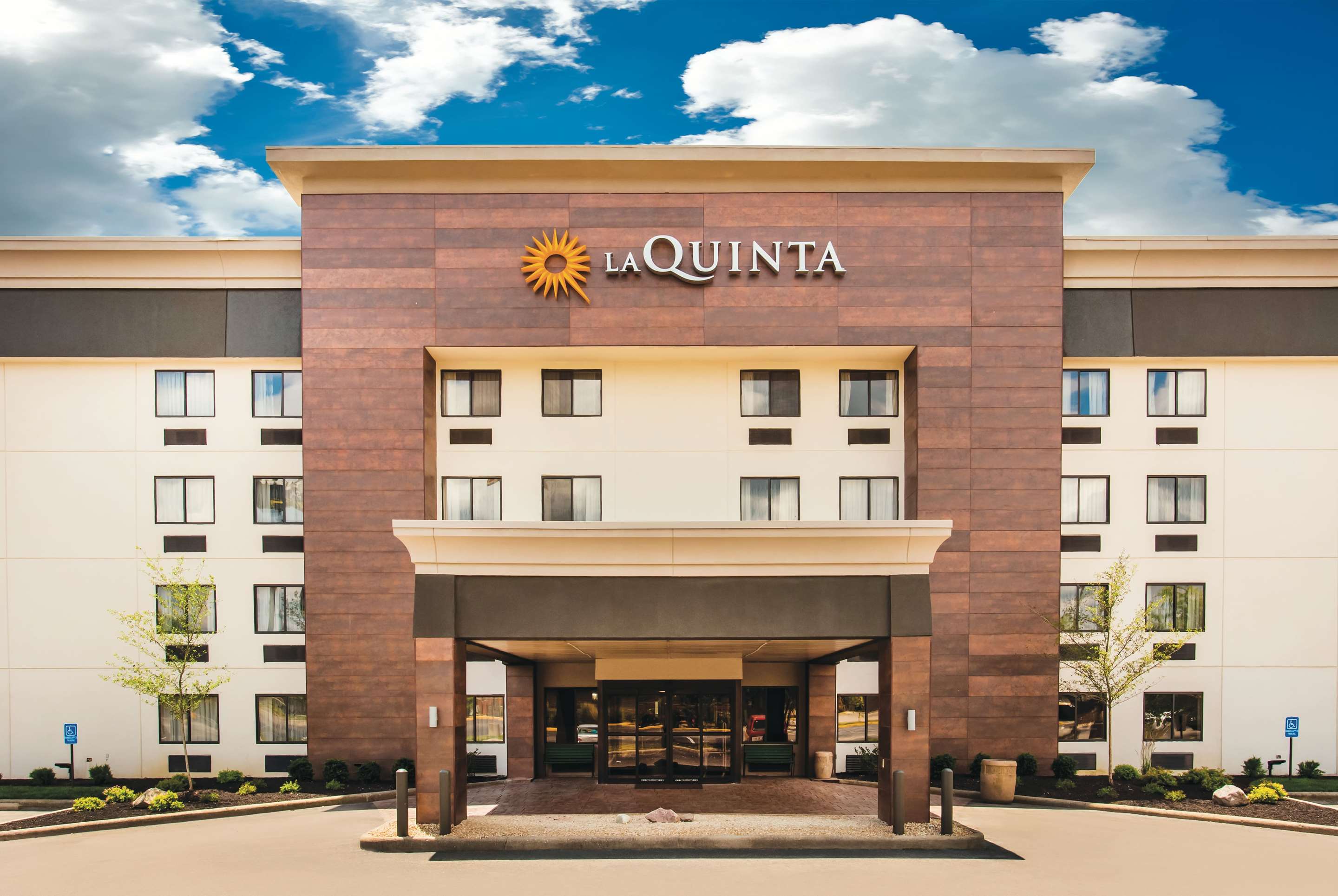 Exterior | La Quinta Inn & Suites by Wyndham Cincinnati NE - Mason