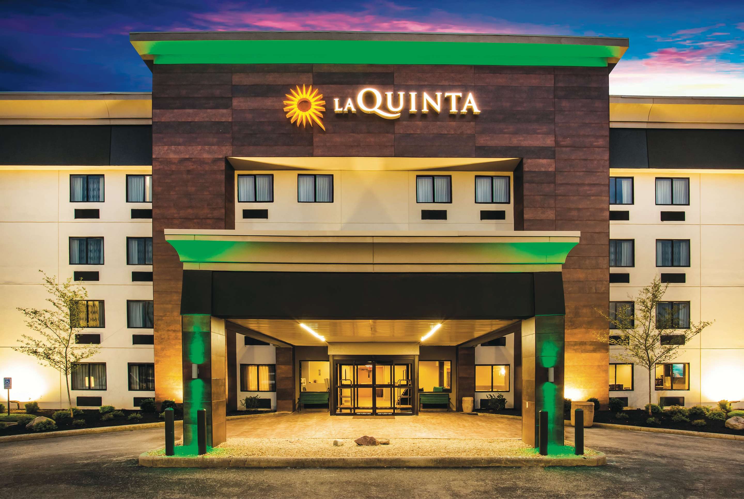 Exterior | La Quinta Inn & Suites by Wyndham Cincinnati NE - Mason