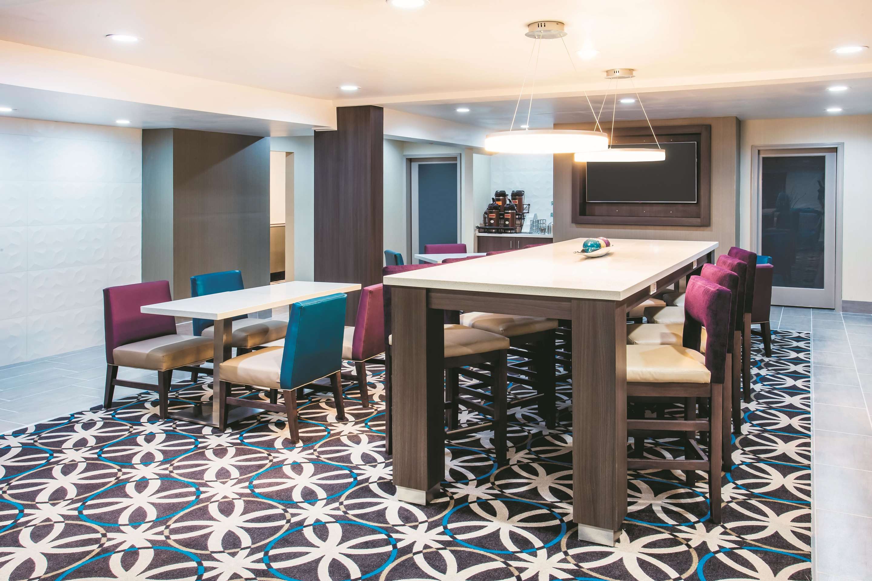 Property amenity | La Quinta Inn & Suites by Wyndham Cincinnati NE - Mason