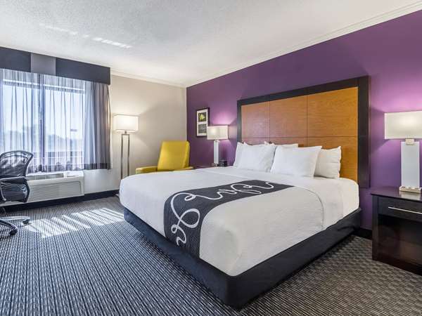  - La Quinta Inn CLE Airport Cleveland - I-71, Exit 240