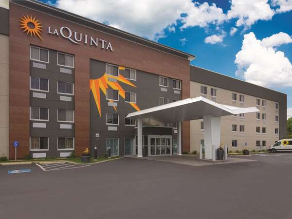 Exterior view - La Quinta Inn CLE Airport Cleveland - I-71, Exit 240