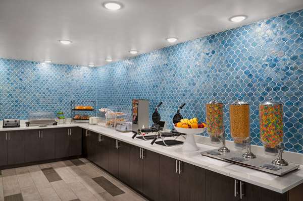 Amenities - La Quinta Inn & Suites Dublin