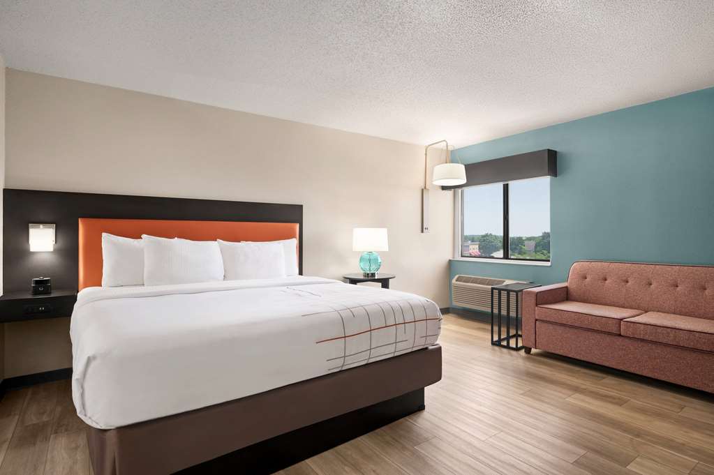 LA QUINTA INN COLUMBUS DUBLIN-guestroom-Guest Room,On-Site.jpg