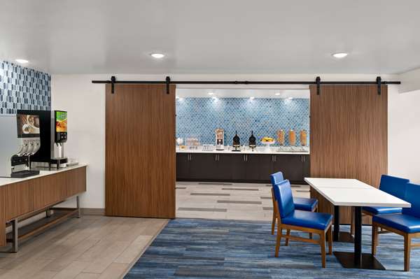 Amenities - La Quinta Inn & Suites Dublin