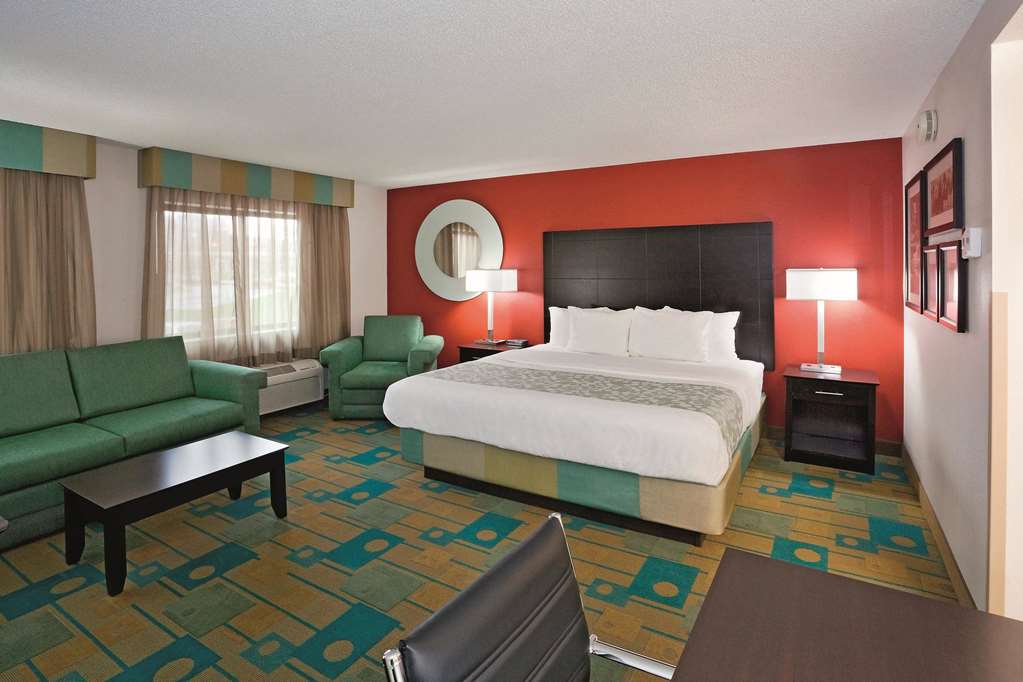 LA QUINTA INN STE MANSFIELD-guestroom-Guest Room,Suite,On-Site.jpg