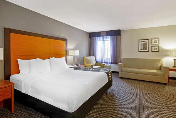 Suite - La Quinta Inn Airport Harrisburg - I-283, Exit 2