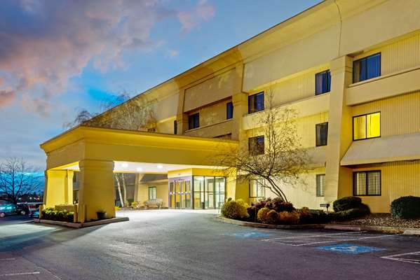 Exterior view - La Quinta Inn Airport Harrisburg - I-283, Exit 2