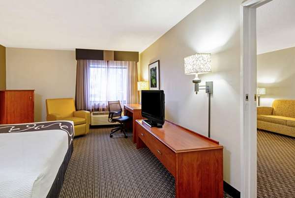 Suite - La Quinta Inn Airport Harrisburg - I-283, Exit 2
