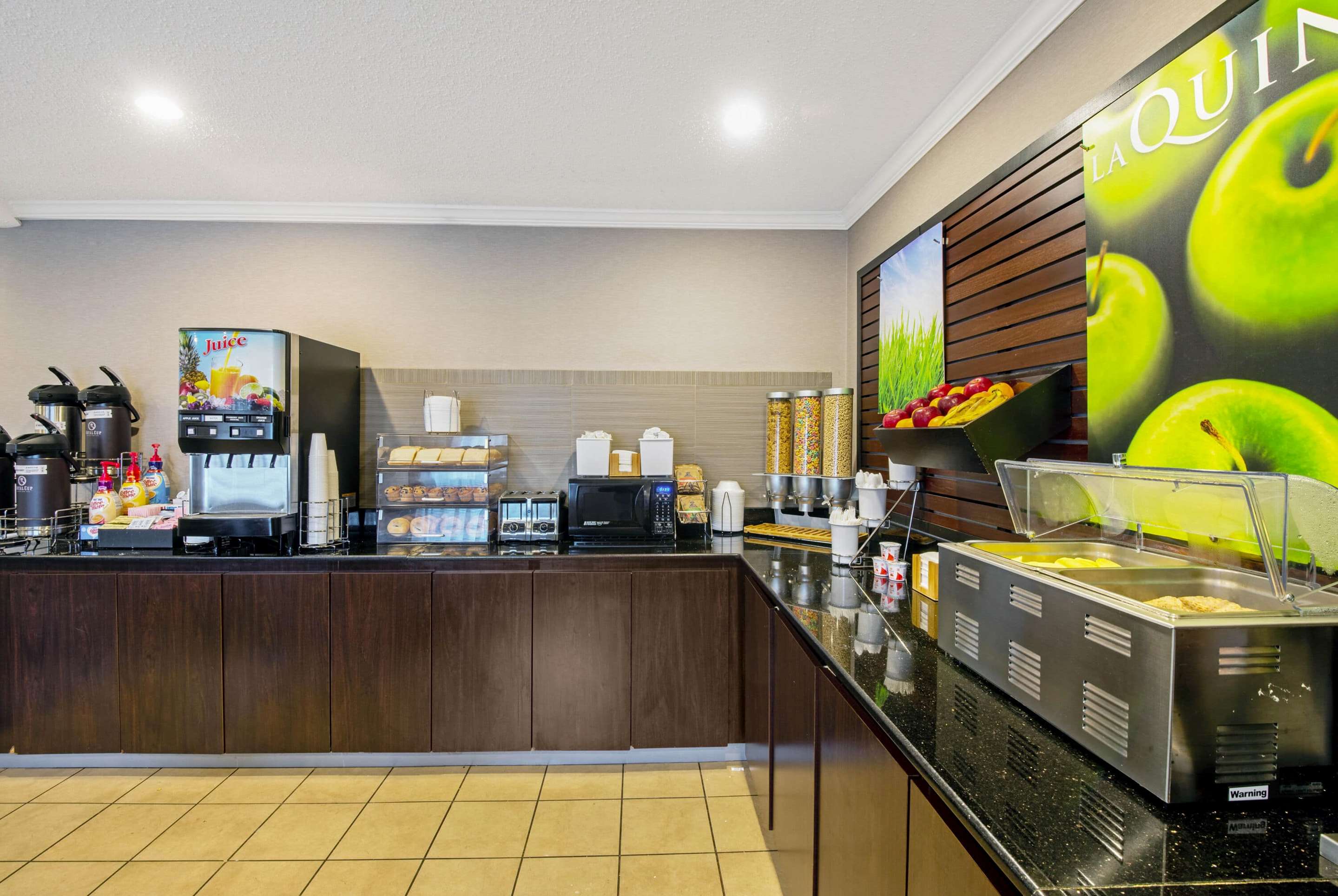 Property amenity | La Quinta Inn & Suites by Wyndham Harrisburg Airport Hershey