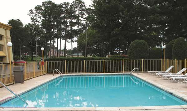 Pool - La Quinta Inn Jackson - I-40, Exit 82