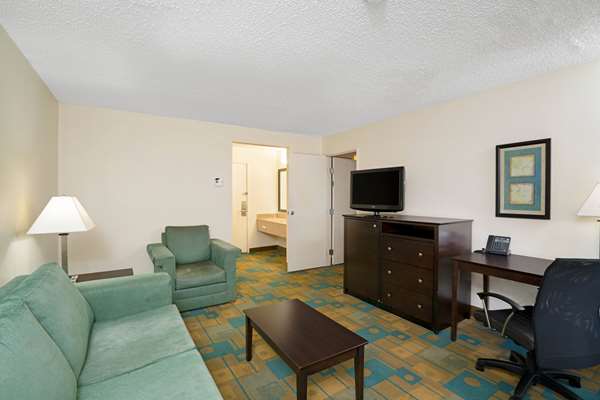 Suite - La Quinta Inn Jackson - I-40, Exit 82