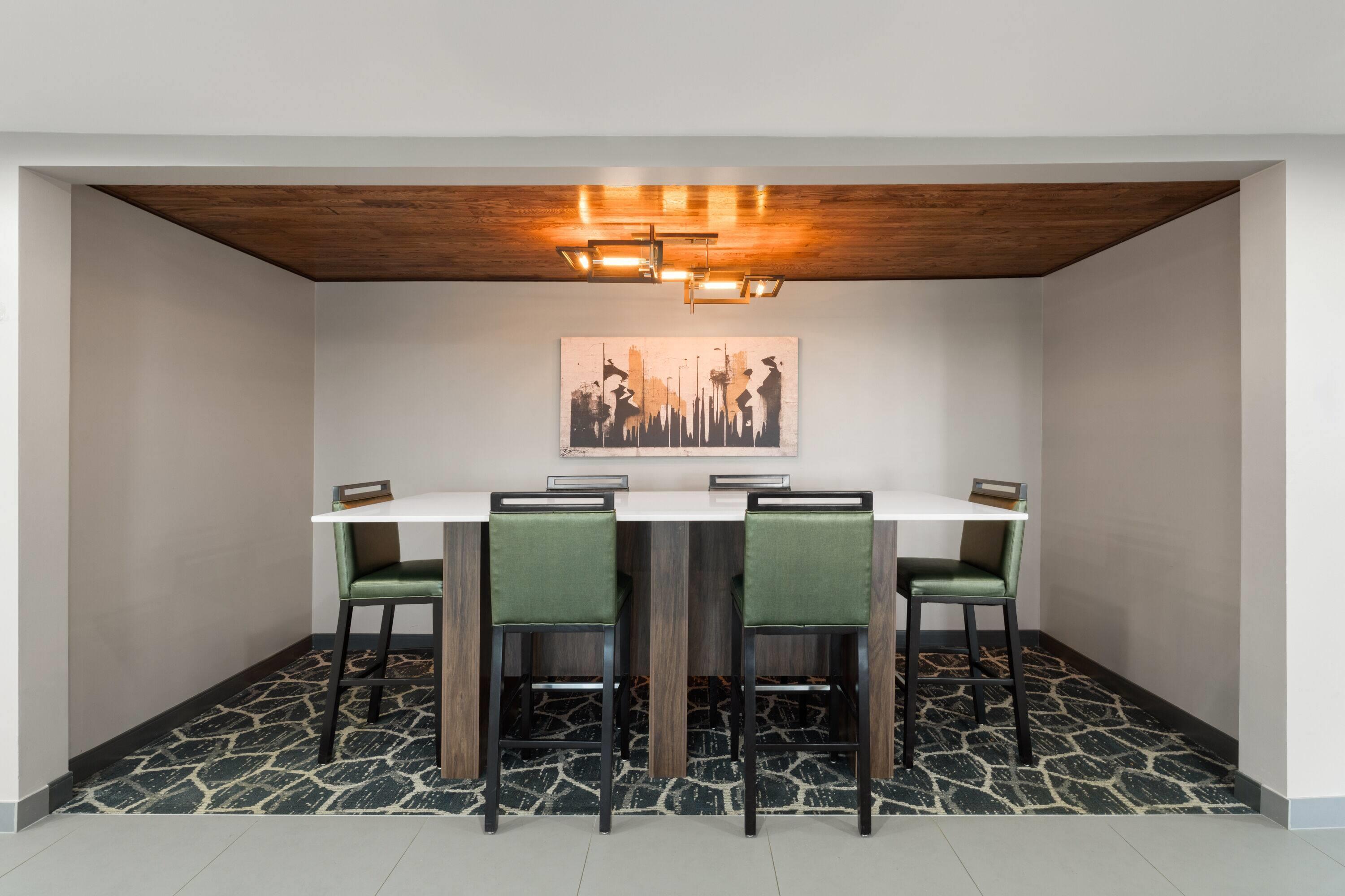 Lobby | La Quinta Inn & Suites by Wyndham Jackson