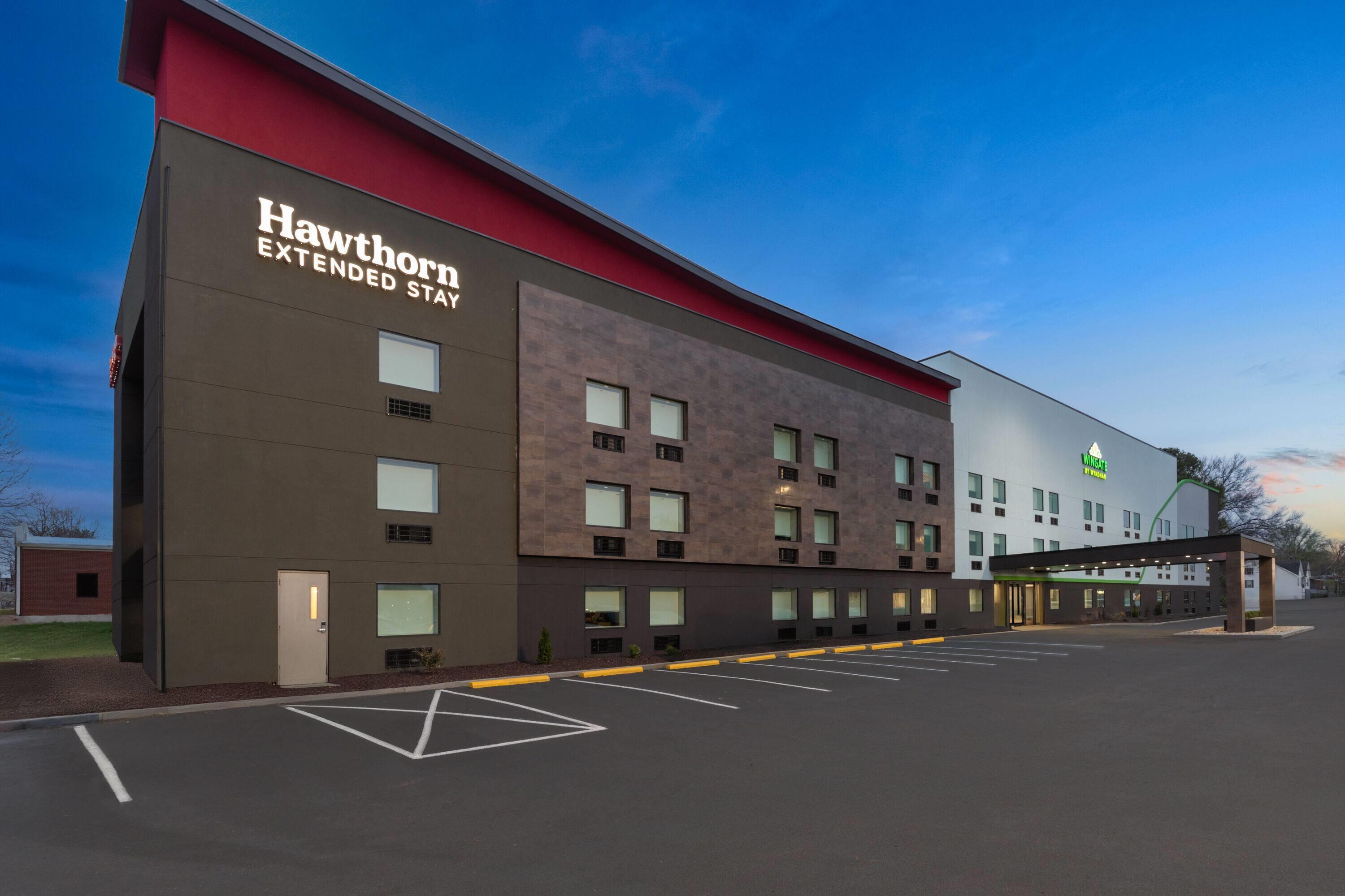 Exterior | La Quinta Inn & Suites by Wyndham Jackson