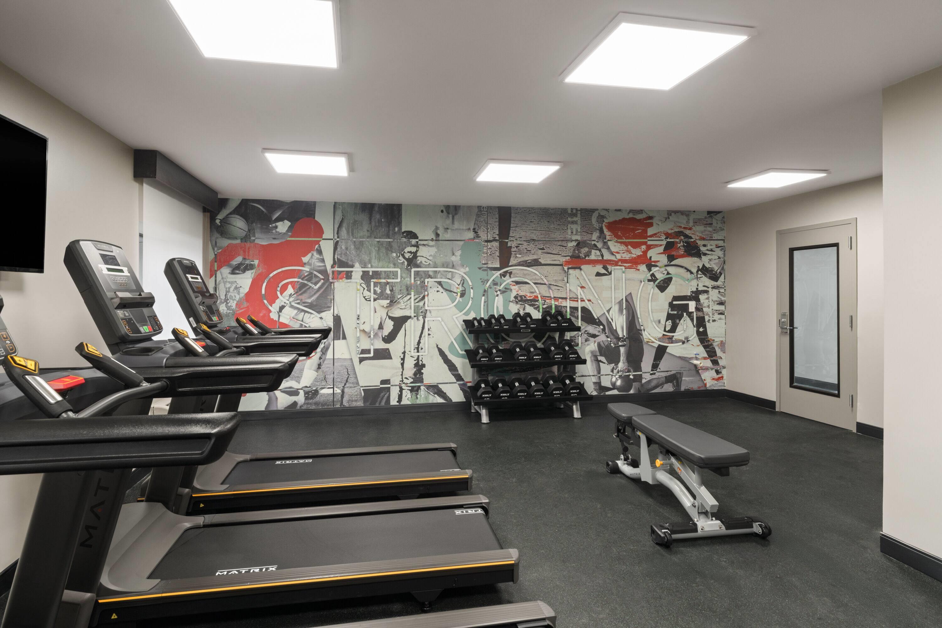 Health club fitness center gym | La Quinta Inn & Suites by Wyndham Jackson