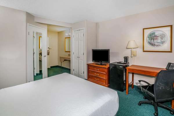  - La Quinta Inn Franklin - I-65, Exit 65