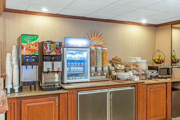  - La Quinta Inn Milwaukee Airport Oak Creek - I-41 & I-94, Exit 320