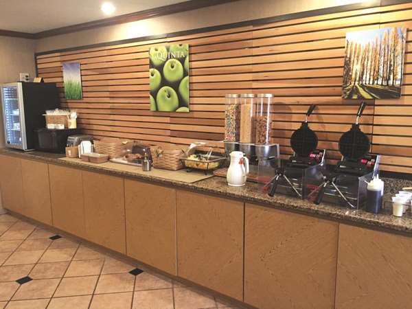  - La Quinta Inn West Brookfield - I-94, Exit 297