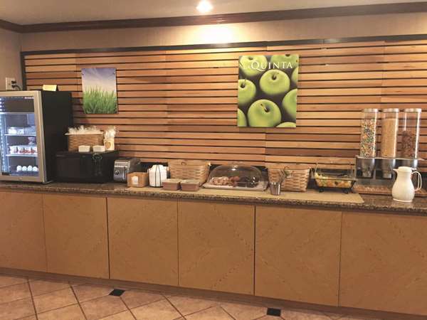  - La Quinta Inn West Brookfield - I-94, Exit 297