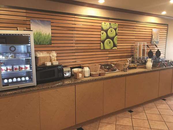  - La Quinta Inn West Brookfield - I-94, Exit 297