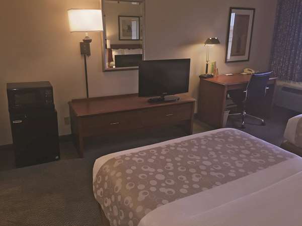  - La Quinta Inn West Brookfield - I-94, Exit 297