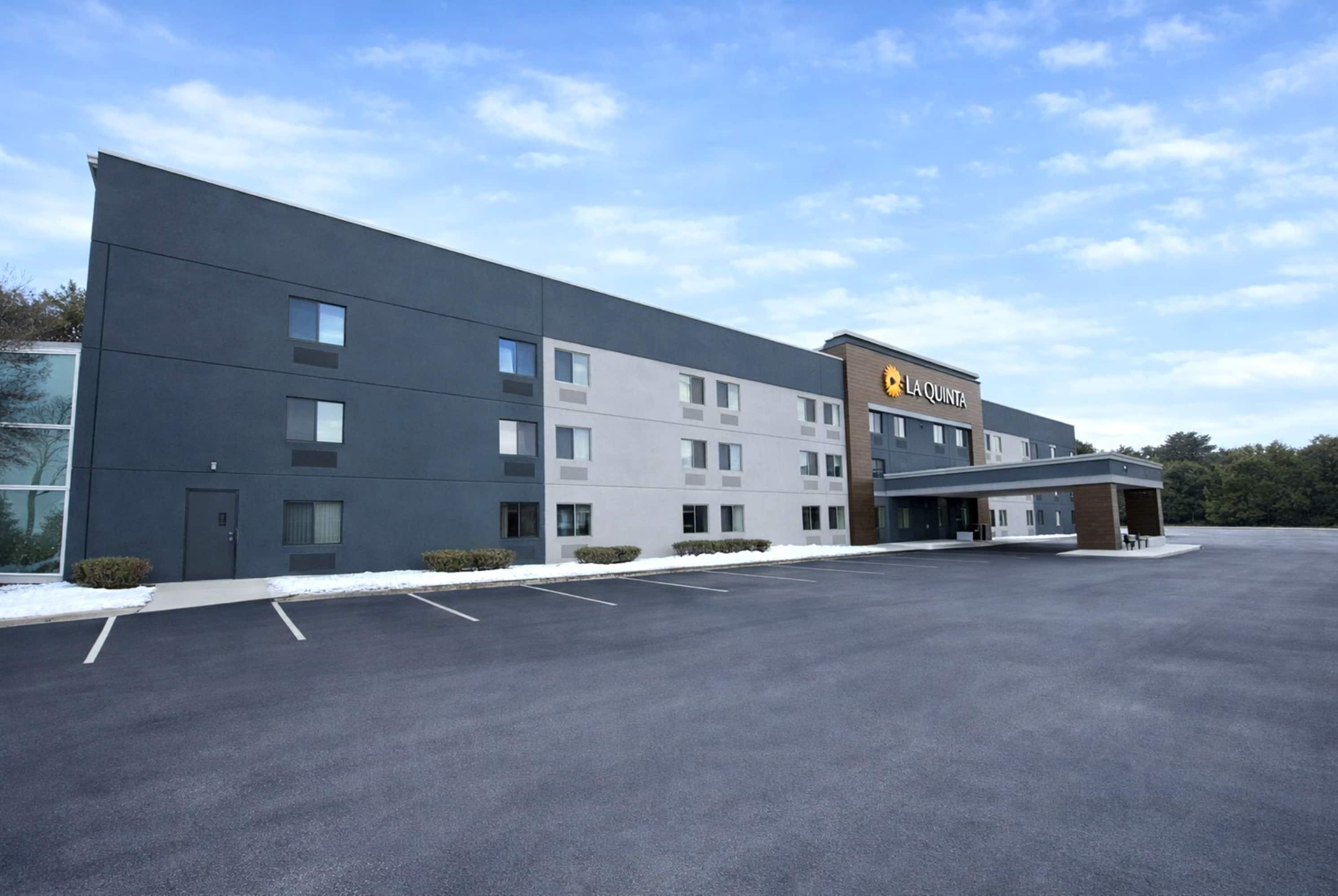 Exterior | La Quinta Inn & Suites by Wyndham Stevens Point