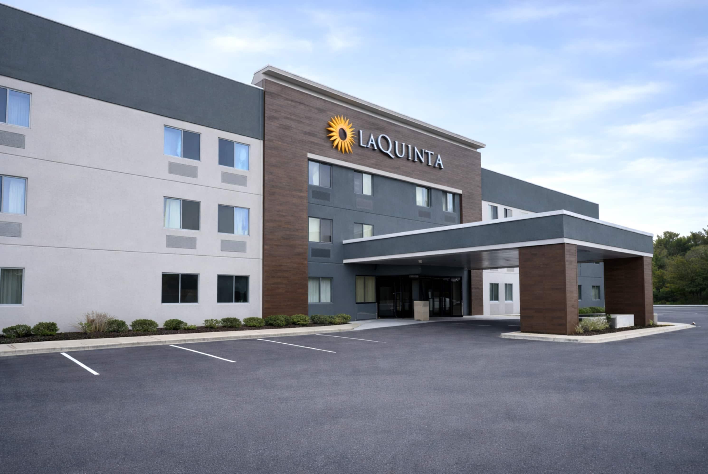 Exterior | La Quinta Inn & Suites by Wyndham Stevens Point