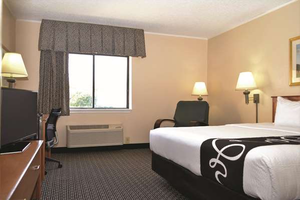  - La Quinta Inn East Fairgrounds Tampa - I-4, Exit 7