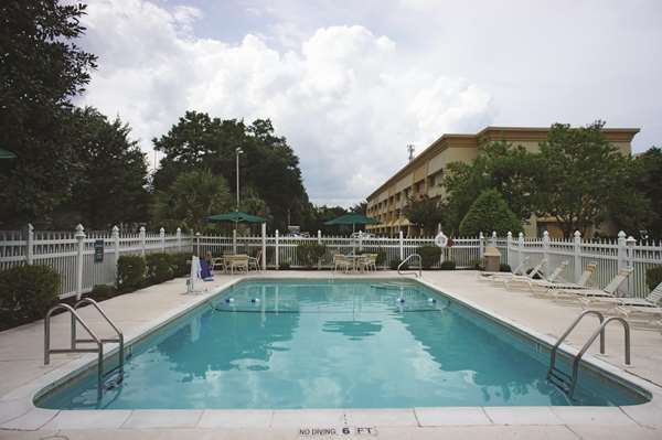 Pool - Wingate by Wyndham Brunswick - I-95, Exit 36