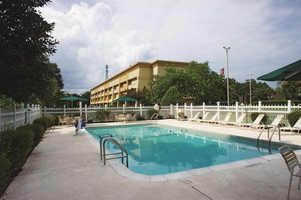 Pool - Wingate by Wyndham Brunswick - I-95, Exit 36