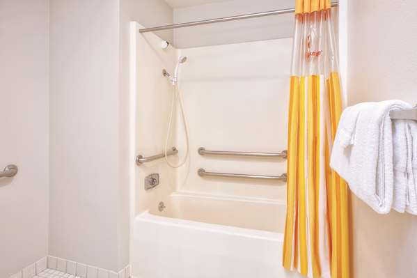  - La Quinta Inn Perrysburg - I-75, Exit 193