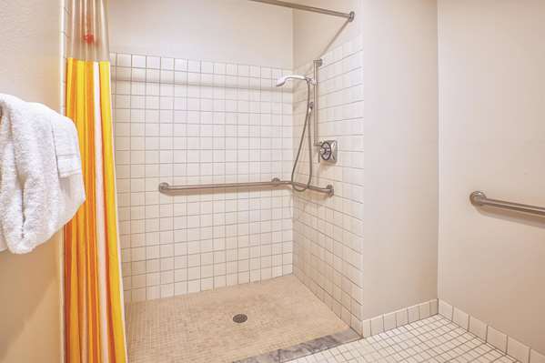  - La Quinta Inn Perrysburg - I-75, Exit 193