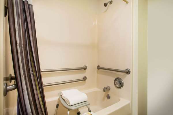  - La Quinta Inn & Suites Columbia - I-70, Exit 124