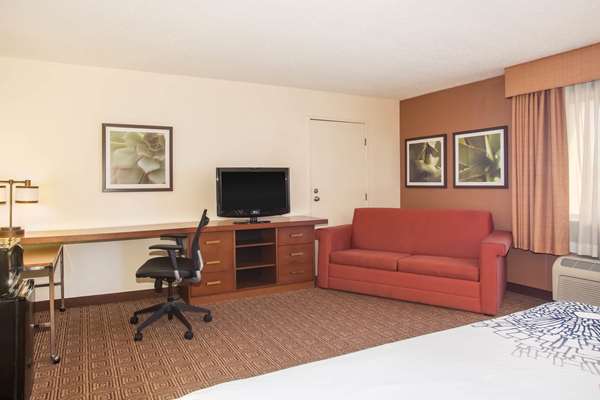 Suite - La Quinta Inn & Suites Columbia - I-70, Exit 124
