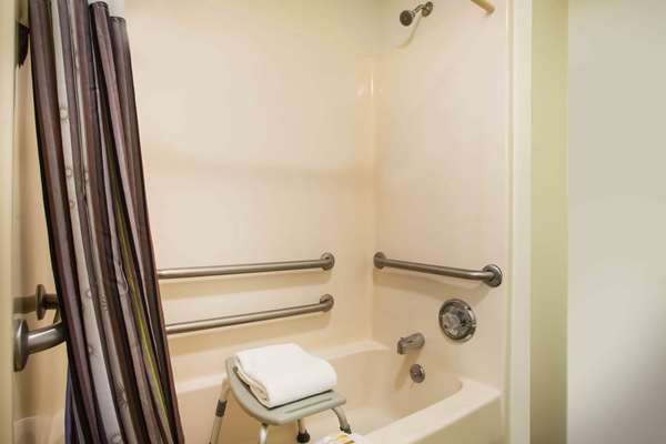  - La Quinta Inn & Suites Columbia - I-70, Exit 124