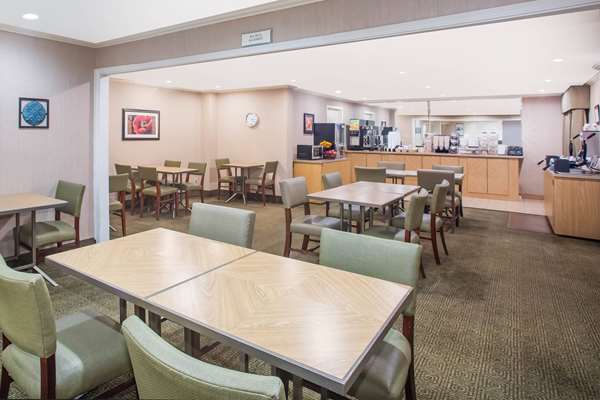  - La Quinta Inn & Suites Columbia - I-70, Exit 124