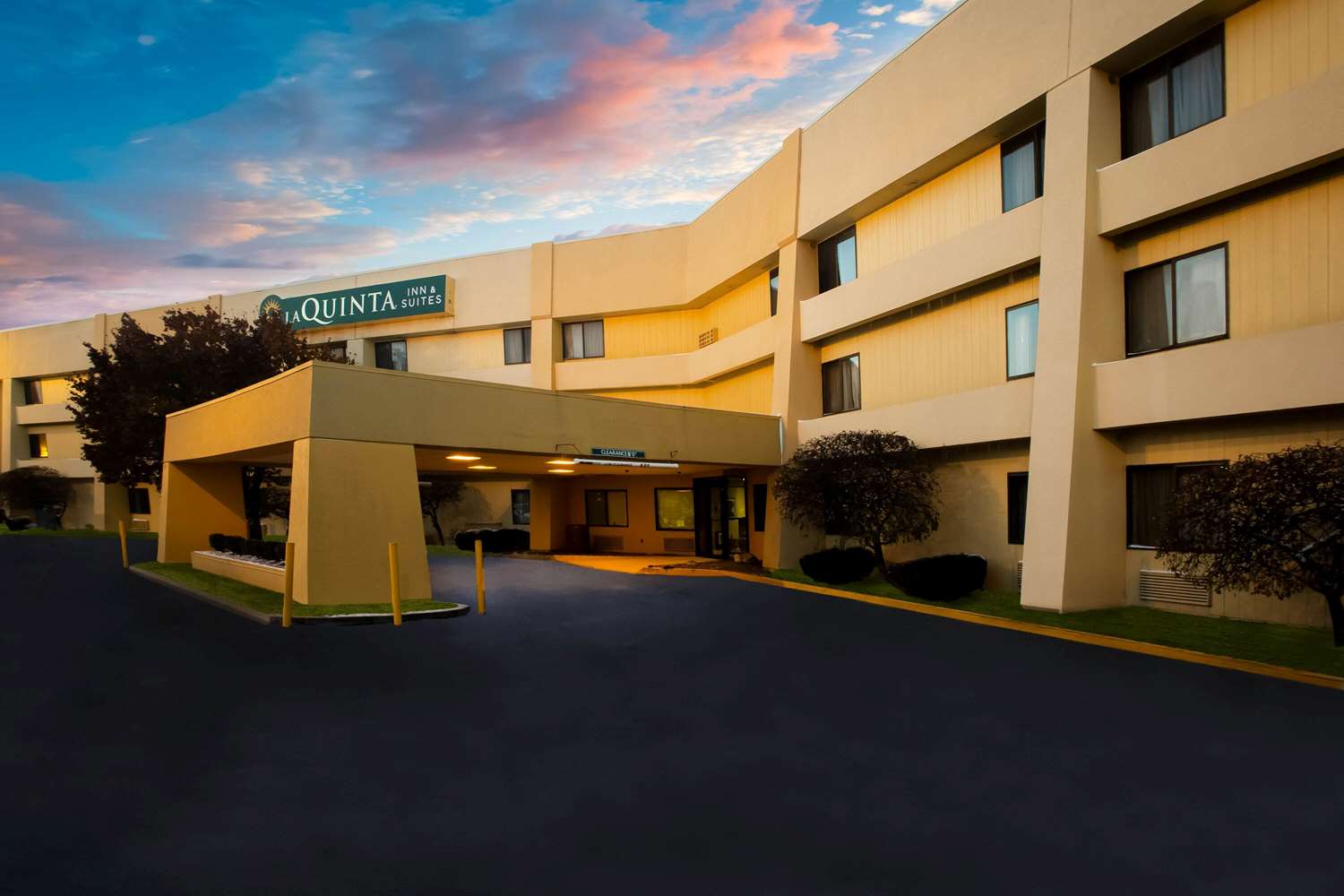 La Quinta Inn & Suites Columbia I70, Exit 124, MO See Discounts
