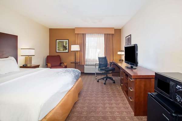  - La Quinta Inn & Suites Columbia - I-70, Exit 124