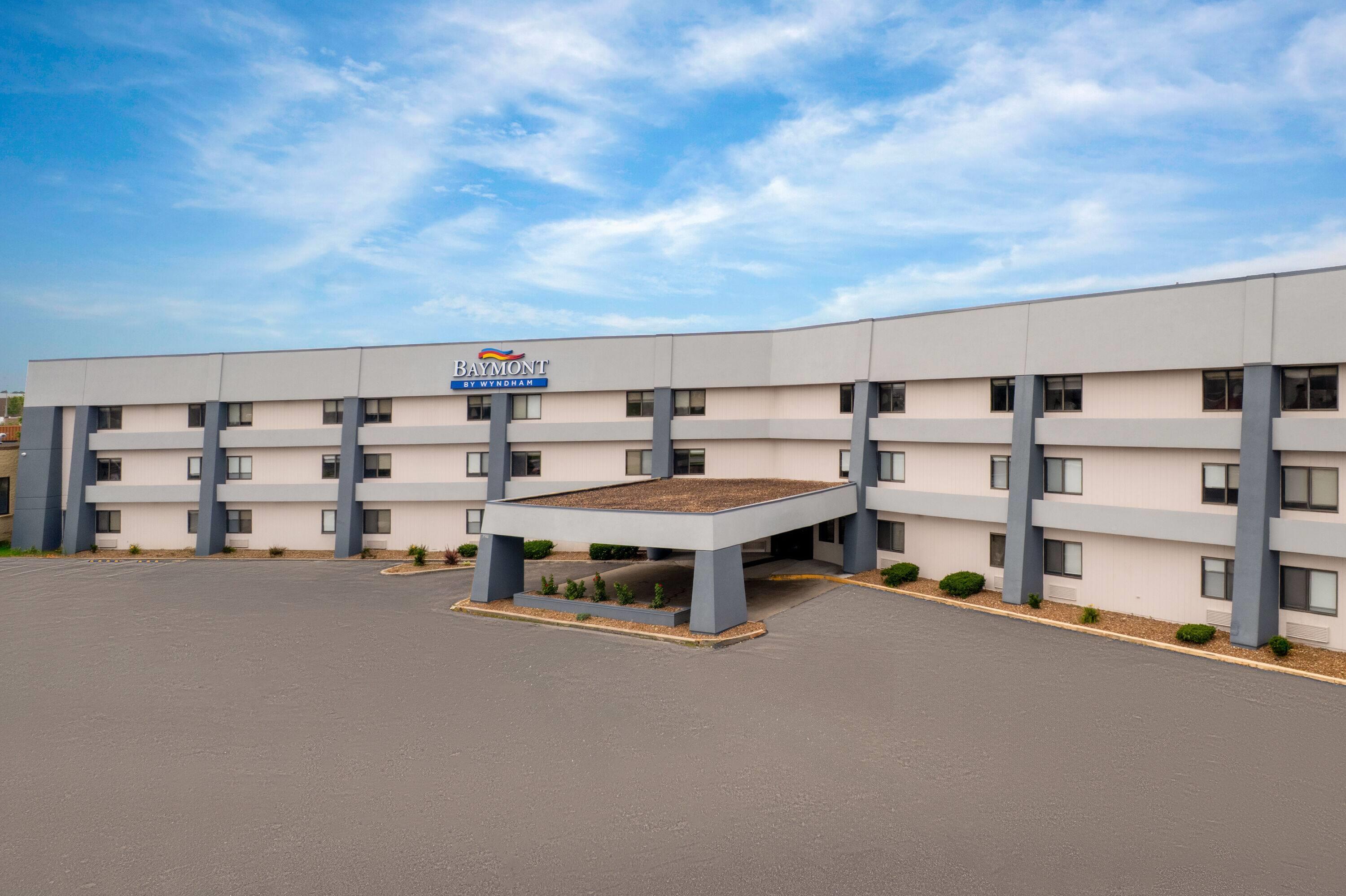 Exterior | La Quinta Inn & Suites by Wyndham Columbia