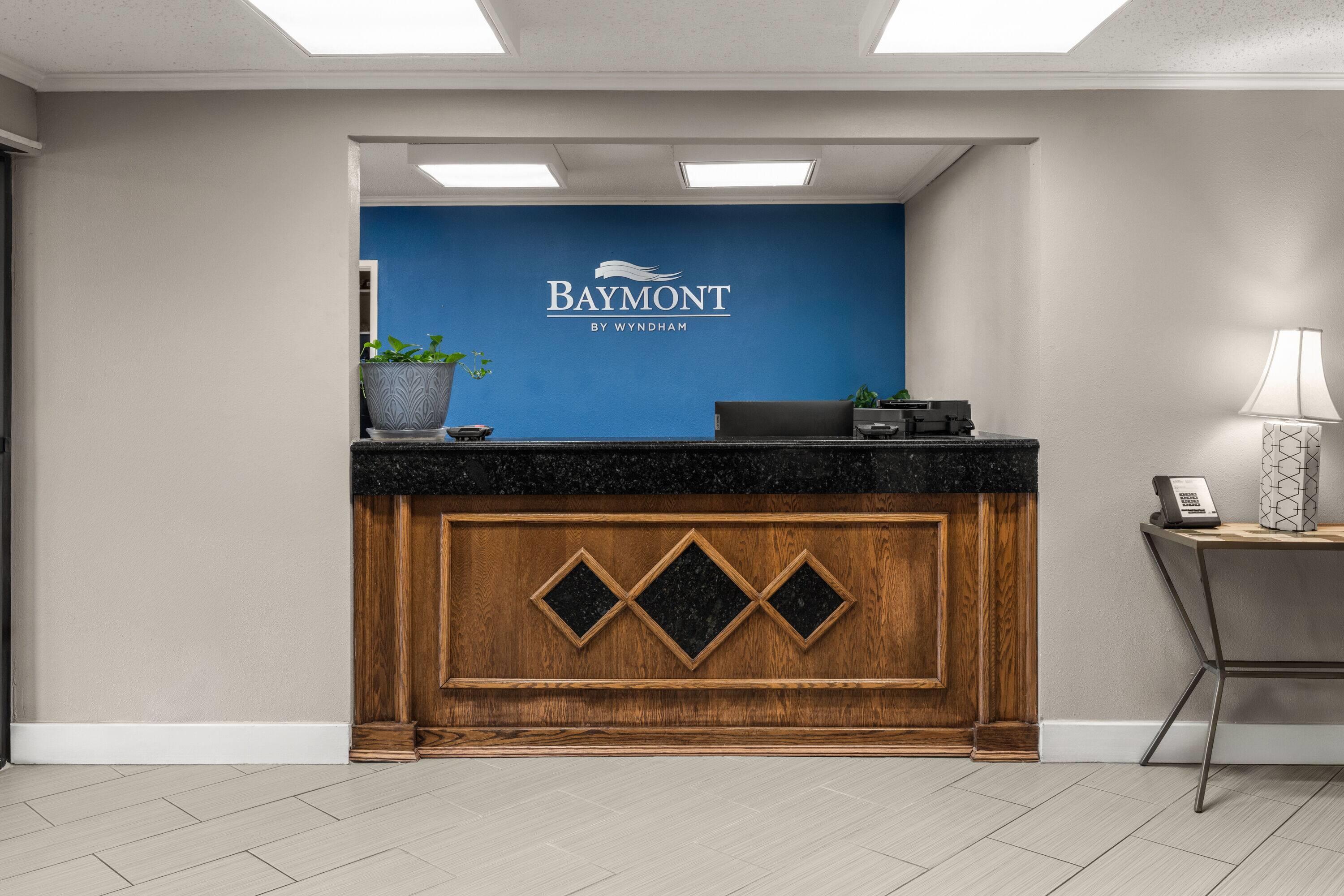 Reception | La Quinta Inn & Suites by Wyndham Columbia
