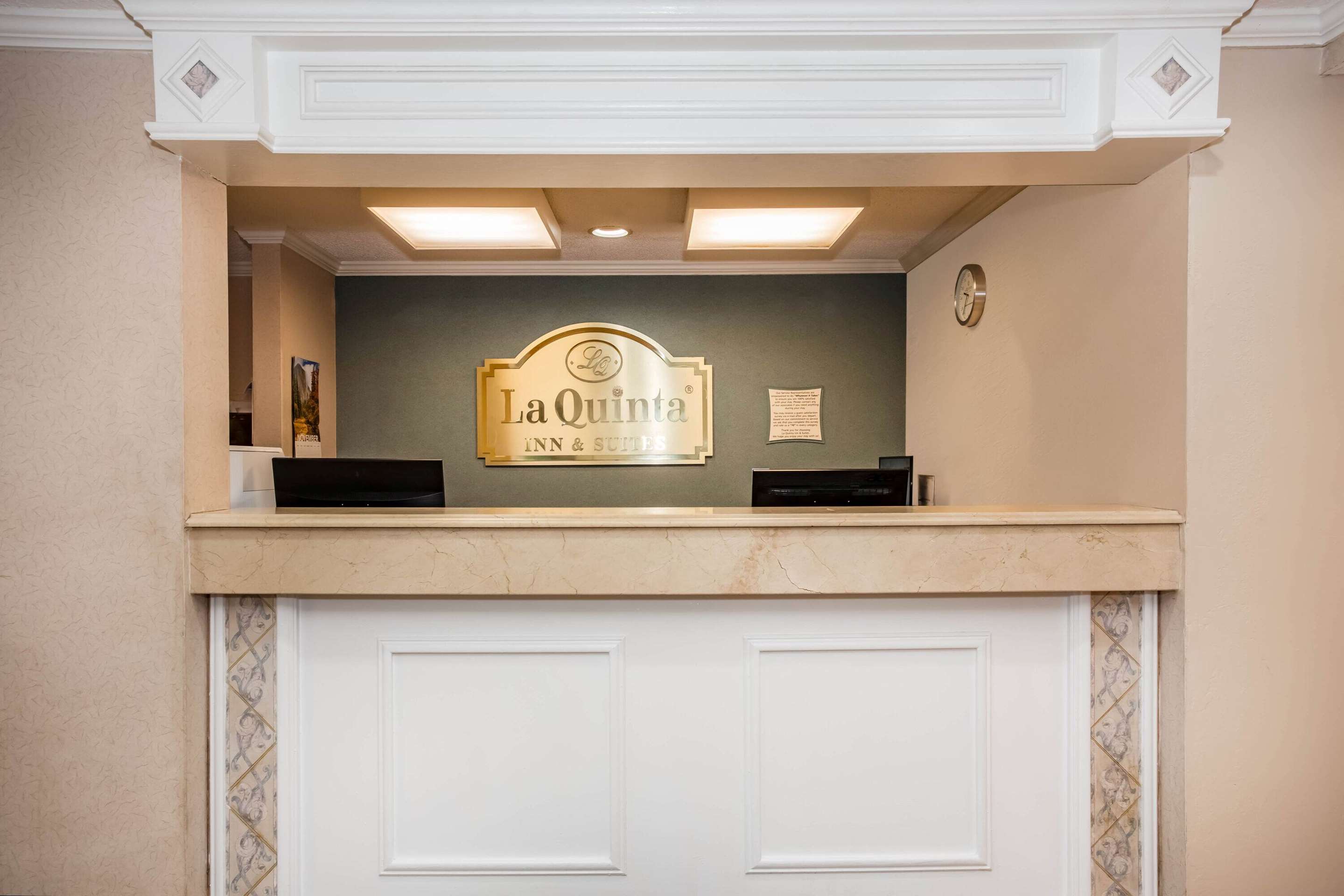 Lobby | La Quinta Inn & Suites by Wyndham Melbourne Viera