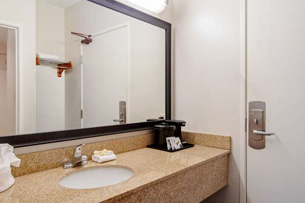  - La Quinta Inn & Suites Naples - I-75, Exit 101