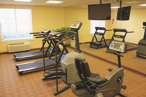 Fitness/ Exercise Room - La Quinta Inn Sawgrass Mills Sunrise