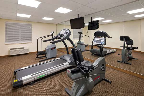 Fitness/ Exercise Room - La Quinta Inn Sawgrass Mills Sunrise
