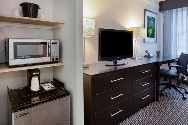  - La Quinta Inn & Suites Utica