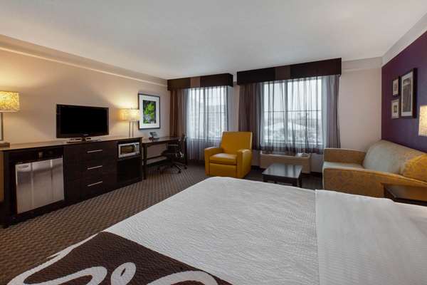  - La Quinta Inn & Suites Utica