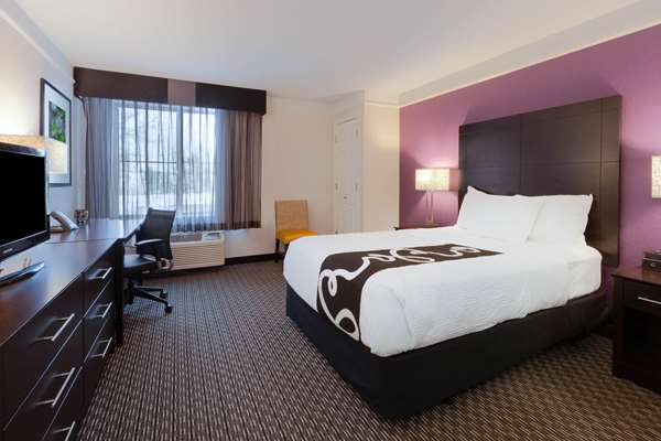  - La Quinta Inn & Suites Utica