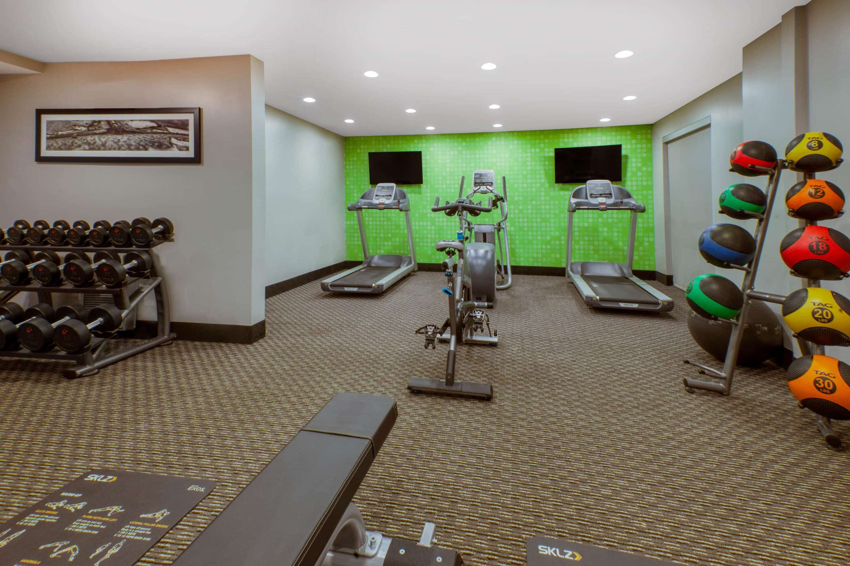 Health club fitness center gym | La Quinta by Wyndham Detroit Utica